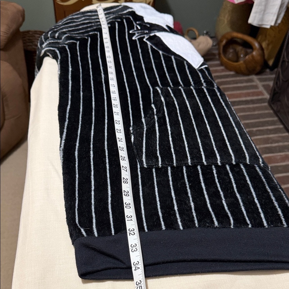 Disney Black Nightmare Before Christmas Youth Large (12/14) Hooded Snuggie, Robe - Picture 11 of 11